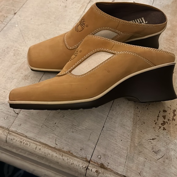 Timberland women’s shoes. Size 6 - Picture 3 of 6